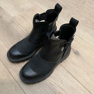 UGG Stockton Boots